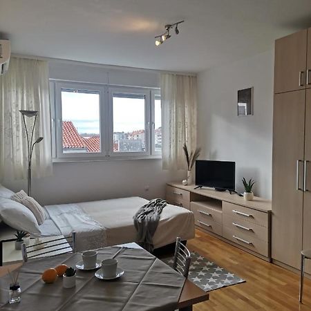 Charming Studio With River View Omiš Esterno foto