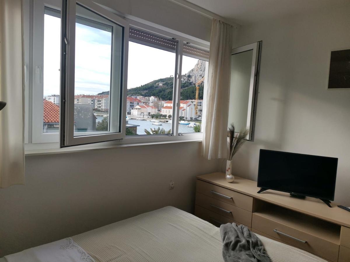 Charming Studio With River View Omiš Esterno foto