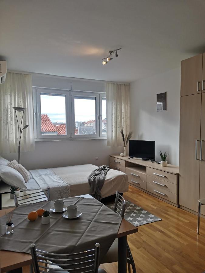 Charming Studio With River View Omiš Esterno foto