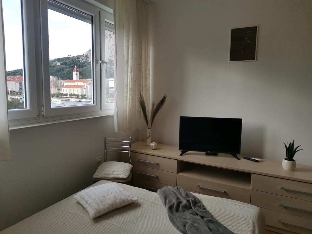 Charming Studio With River View Omiš Esterno foto