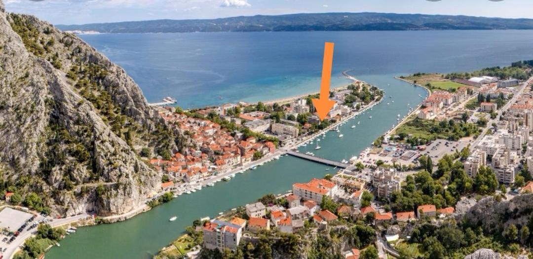 Charming Studio With River View Omiš Esterno foto