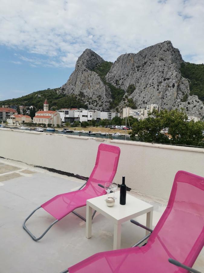 Charming Studio With River View Omiš Esterno foto